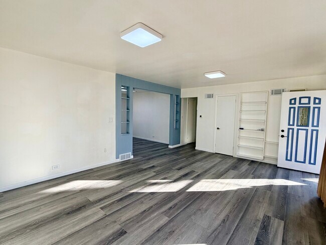 Foto del edificio - 308 S Division St