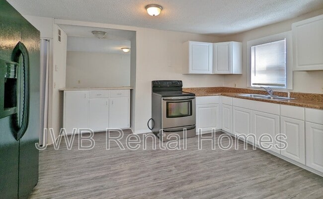Foto del edificio - 2054 Broadway Ave