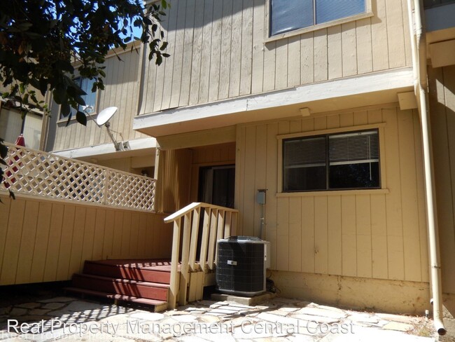 Building Photo - 2 br, 1.5 bath House - 3750 El Camino Real...