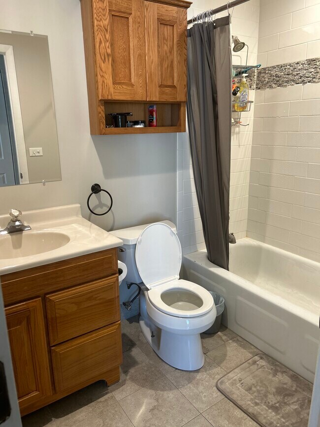 Foto del edificio - 1021 Cove Dr