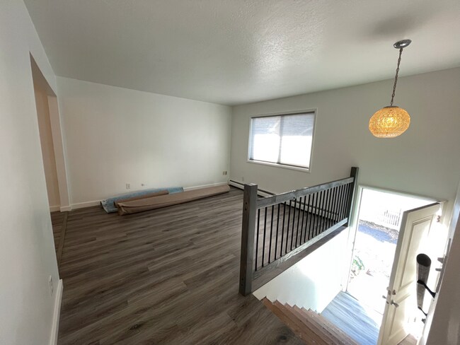 Building Photo - 1626 S 5th St W