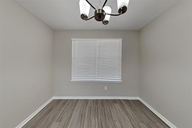 Building Photo - 1510 Park Briar Dr
