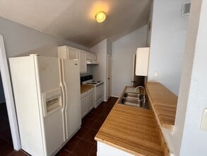 Building Photo - 22117 Moss Falls Ln