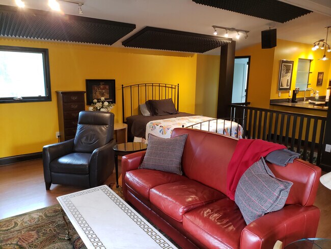 Foto del edificio - 7931 N Thames Dr