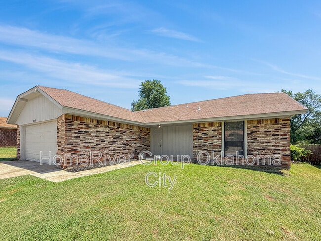 Building Photo - 216 Oak Tree Dr