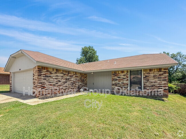 Building Photo - 216 Oak Tree Dr