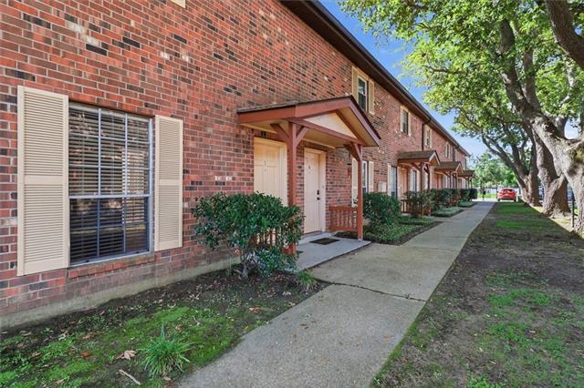 Building Photo - 1729 Newport Pl