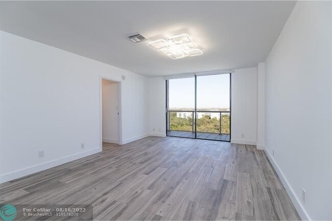 Building Photo - 13499 Biscayne Blvd