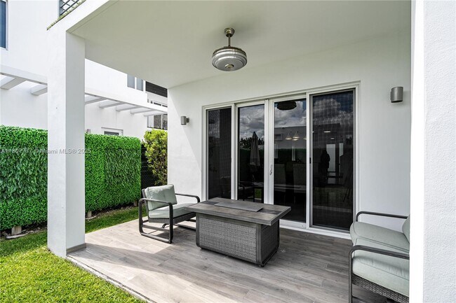 Foto del edificio - 10330 NW 68th St