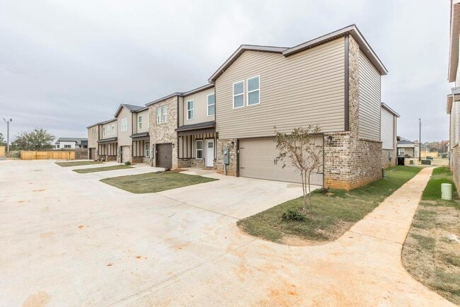 Foto del edificio - 316 Beau Claire Cir