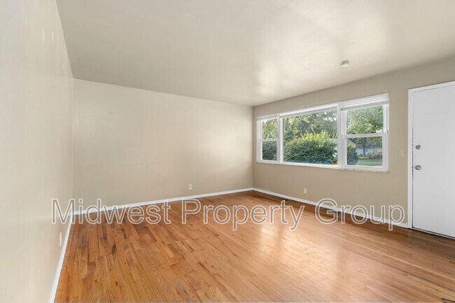 Foto del edificio - 1364 Farmview Ave