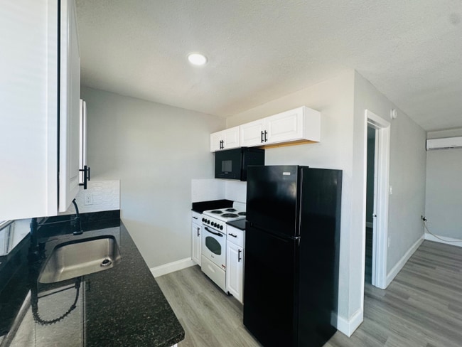 Building Photo - 1122 Neptune Dr