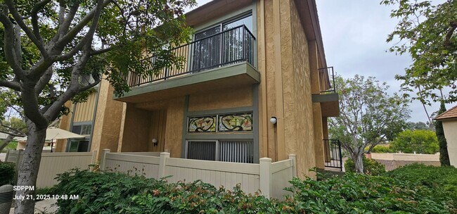 Foto del edificio - SERRA MESA / BIRDLAND - Newly Remodeled Ni...
