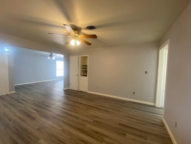 Foto del edificio - 426 E 50th St