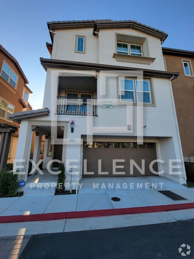 Building Photo - 4519 Huntington Ln