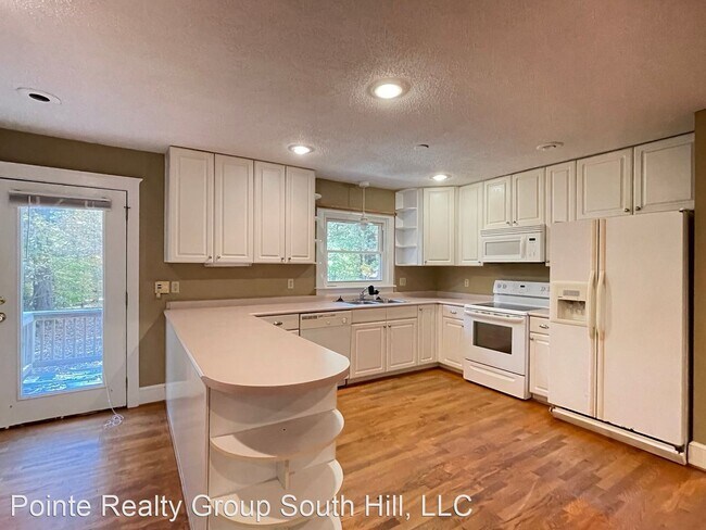 Foto del edificio - 3 br, 2 bath House - 76 Lakeview Dr
