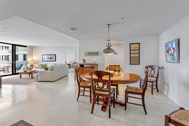 Foto del edificio - 3000 N Ocean Dr