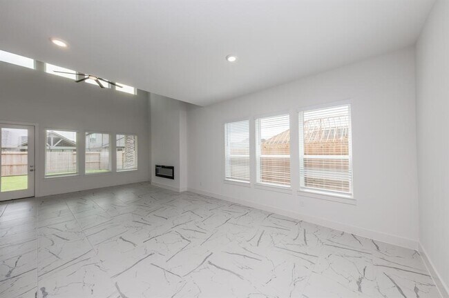 Foto del edificio - 31815 Pecan Mdw Ln