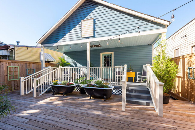 Building Photo - 4848 Tchoupitoulas St