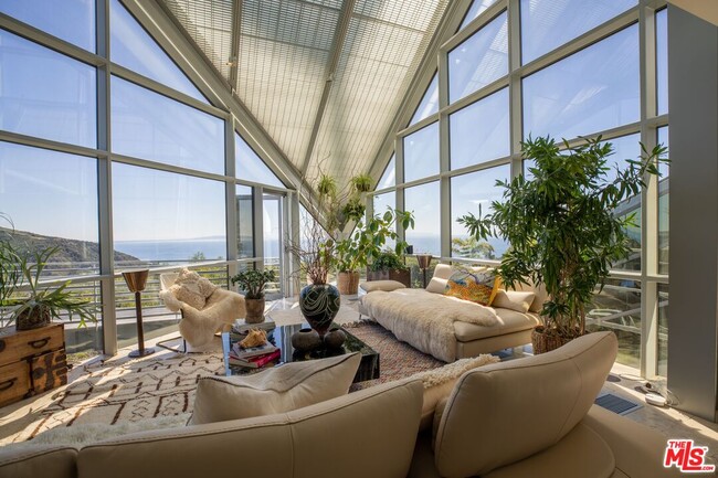 Building Photo - 21757 Castlewood Dr