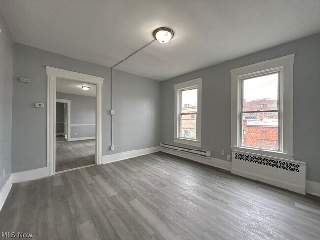 Building Photo - 3512 Henritze Ave