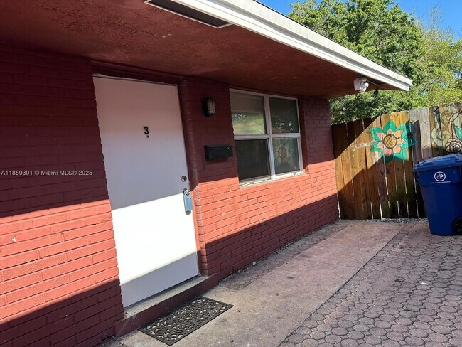 Foto del edificio - 623 NW 9th Ave