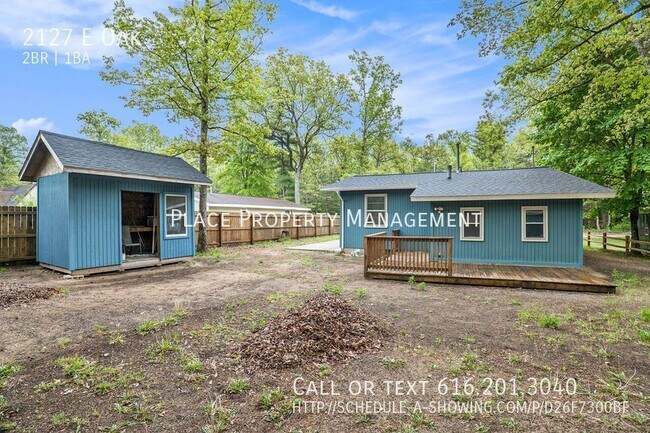 Building Photo - 2127 E Oak Updated 2 Bed/1Bath House!