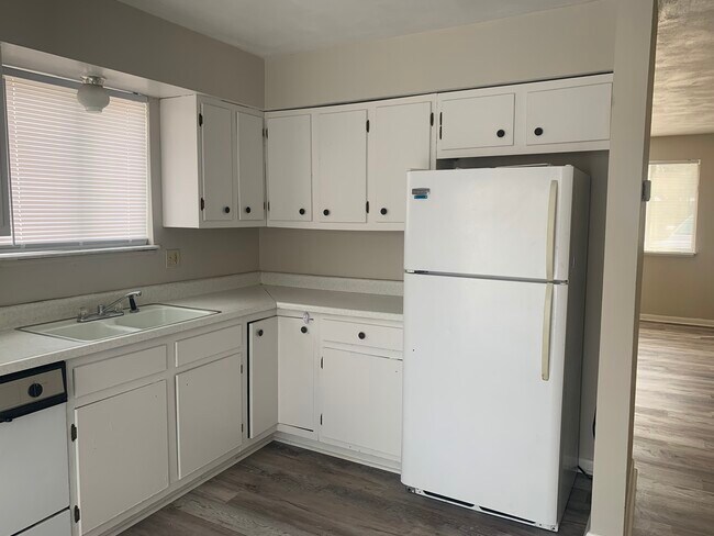 Foto del edificio - 425 W Altorfer Ln