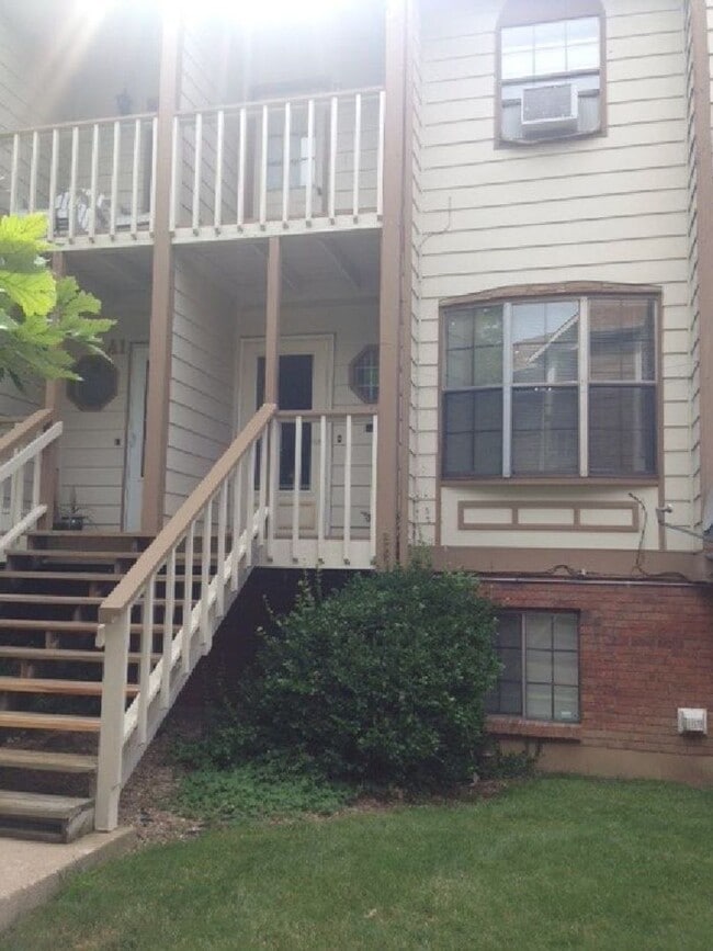 Building Photo - PROMO *$250 Admin Fee Waived* Lovely 2BR C...