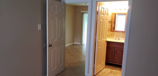 Foto del edificio - 7434 Mountain Oak Trail