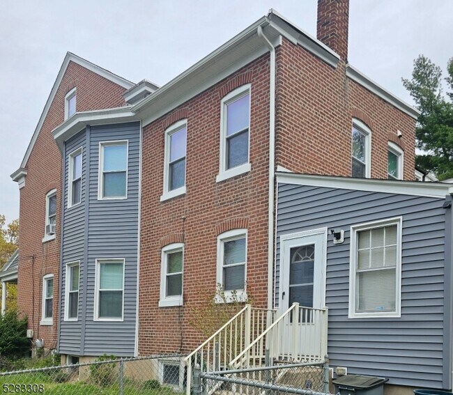 262 Hillcrest Ave, Trenton, NJ 08618 Townhome Rentals in Trenton NJ