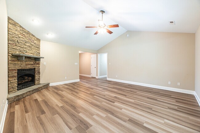 Foto del edificio - 637 Marston Ln