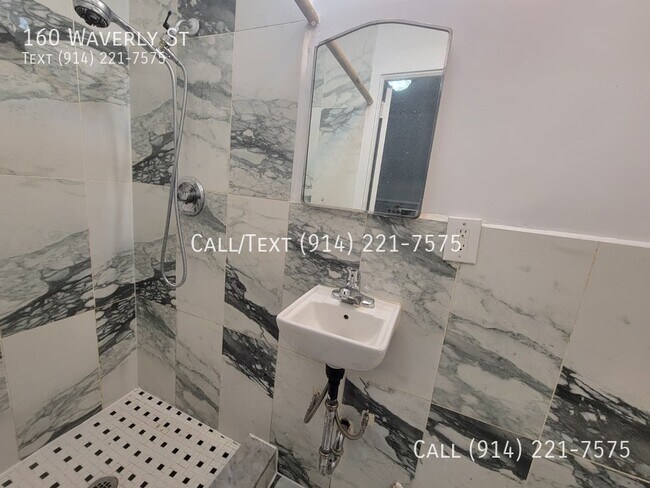 Building Photo - 160 Waverly St