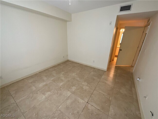 Foto del edificio - 8312 Bernwood Cove Loop