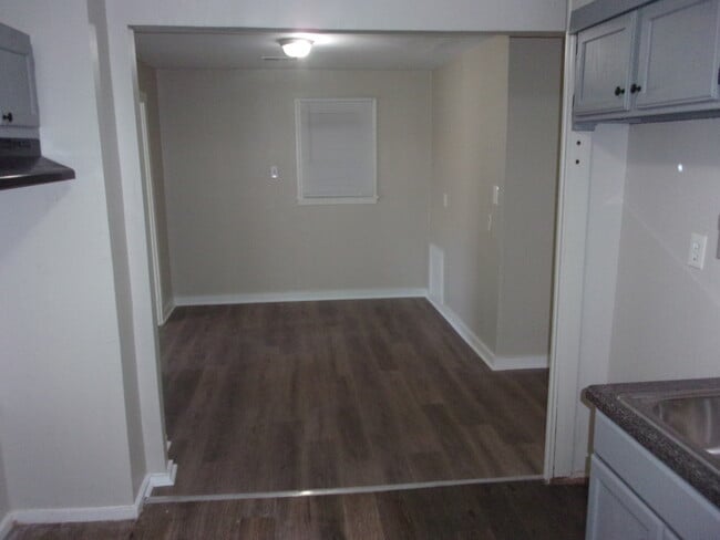 Building Photo - 1290 N McNeil St