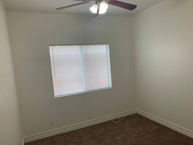 Foto del edificio - 8563 Stone Mill Way