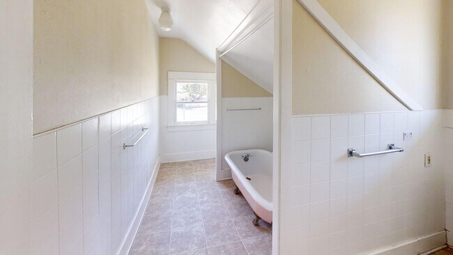 Building Photo - **Pending Application Approval**Charming 4...