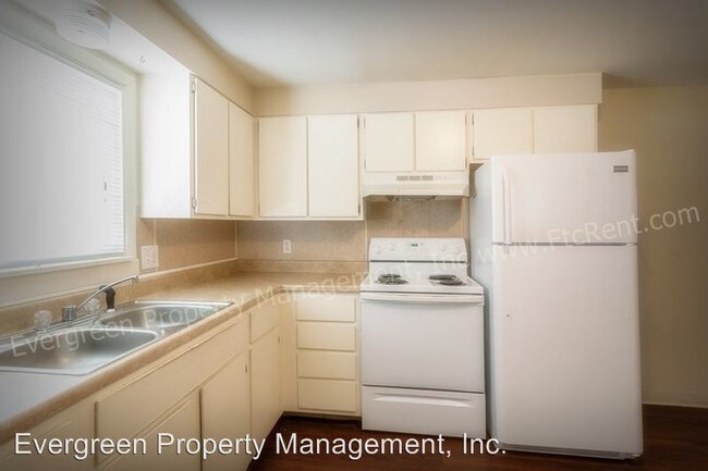 Building Photo - 3006 Sunset Dr