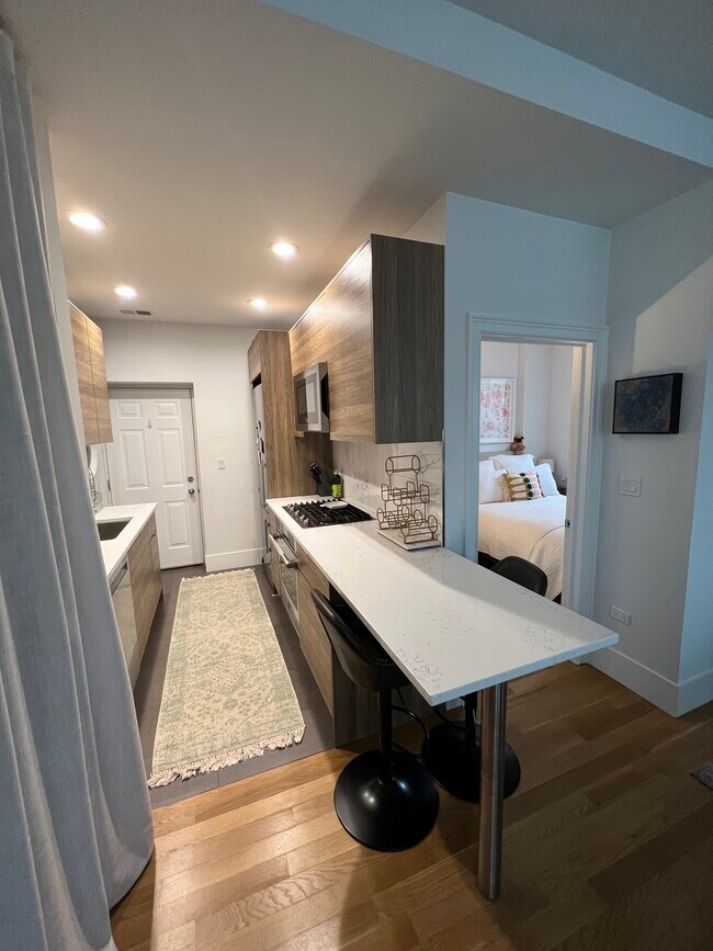 Foto del edificio - 2854 N Racine Ave