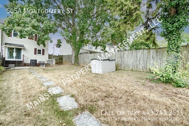 Building Photo - End Unit Renovated 3 Bedroom Townhome W/ F...