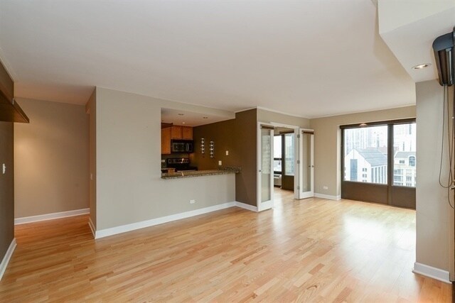 Building Photo - 30 E Huron St