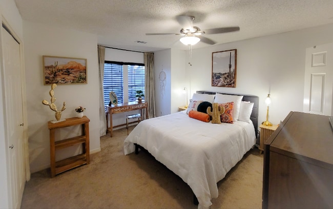 Foto del edificio - 705 Canyon Bend Rd