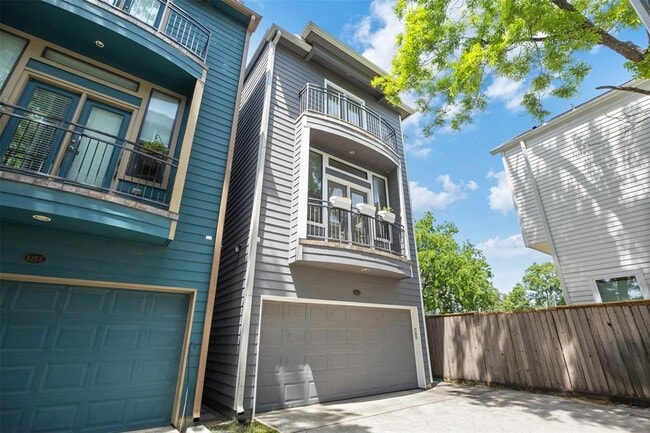 Building Photo - 615 W 27th St