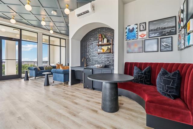 Foto del edificio - 405 N Ewing Ave