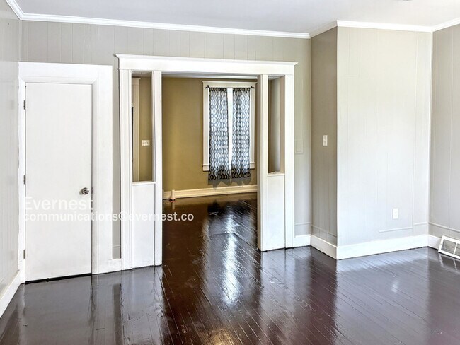 Foto del edificio - BALTIMORE SPECIAL! Get $200 OFF Your First Month on This 2 Bed / 2 Bath Townhome with Deck & W/D!