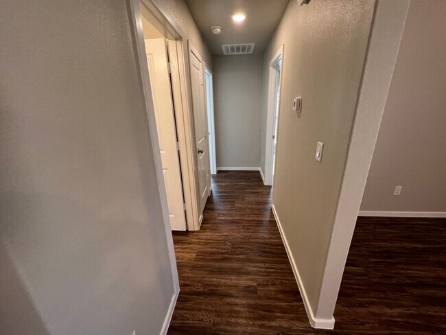 Foto del edificio - Rare 2 Bedroom Available 7/15/24