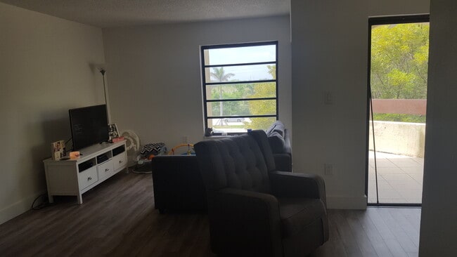 Foto del edificio - 8820 SW 123rd Ct