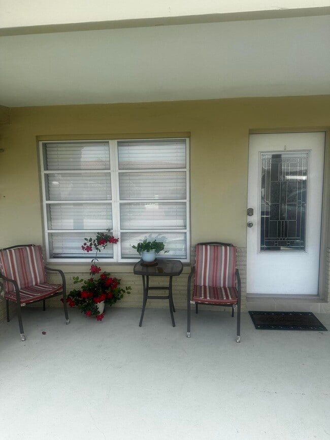 Building Photo - 4804 NW 49th Ct