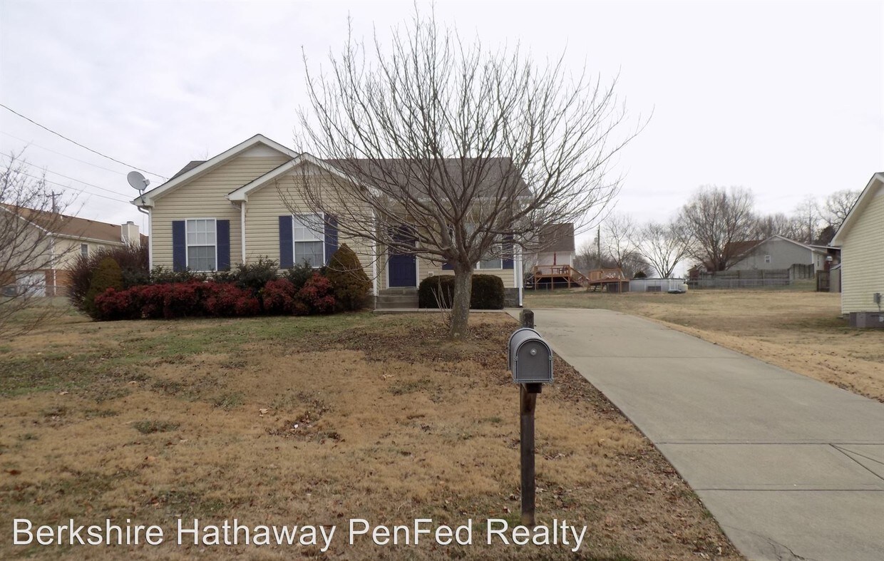 Foto principal - 3 br, 2 bath House - 3385 Summerfield Dr