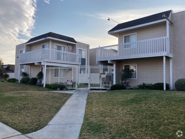 Claretta Avenue Apartments